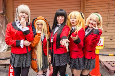 Osaka / Japonya - 18 Mart 2018: Nipponbashi Street Festa, renkli kostüm ve anime festivali her Mart ayında Japonya 'nın Osaka kentinde düzenlenir. Dünyanın en büyük kostüm etkinliklerinden biri.