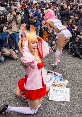 Osaka / Japonya - 18 Mart 2018: Nipponbashi Street Festa, renkli kostüm ve anime festivali her Mart ayında Japonya 'nın Osaka kentinde düzenlenir. Dünyanın en büyük kostüm etkinliklerinden biri.