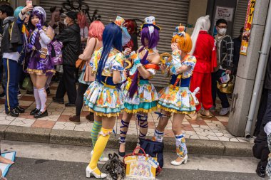 Osaka / Japonya - 18 Mart 2018: Nipponbashi Street Festa, renkli kostüm ve anime festivali her Mart ayında Japonya 'nın Osaka kentinde düzenlenir. Dünyanın en büyük kostüm etkinliklerinden biri.