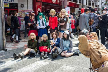 Osaka / Japonya - 18 Mart 2018: Nipponbashi Street Festa, renkli kostüm ve anime festivali her Mart ayında Japonya 'nın Osaka kentinde düzenlenir. Dünyanın en büyük kostüm etkinliklerinden biri.