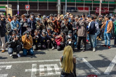 Osaka / Japonya - 18 Mart 2018: Nipponbashi Street Festa, renkli kostüm ve anime festivali her Mart ayında Japonya 'nın Osaka kentinde düzenlenir. Dünyanın en büyük kostüm etkinliklerinden biri.