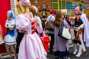 Osaka / Japonya - 18 Mart 2018: Nipponbashi Street Festa, renkli kostüm ve anime festivali her Mart ayında Japonya 'nın Osaka kentinde düzenlenir. Dünyanın en büyük kostüm etkinliklerinden biri.