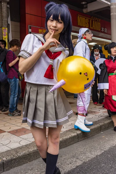 Osaka / Japonya - 18 Mart 2018: Nipponbashi Street Festa, renkli kostüm ve anime festivali her Mart ayında Japonya 'nın Osaka kentinde düzenlenir. Dünyanın en büyük kostüm etkinliklerinden biri.