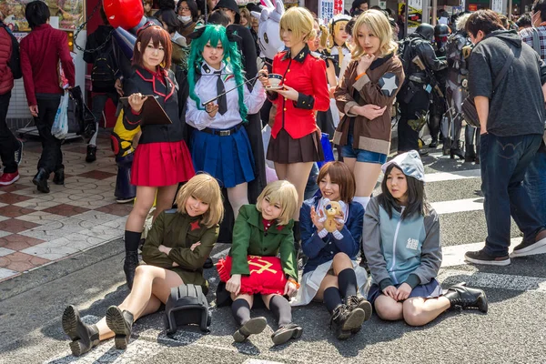 Osaka / Japonya - 18 Mart 2018: Nipponbashi Street Festa, renkli kostüm ve anime festivali her Mart ayında Japonya 'nın Osaka kentinde düzenlenir. Dünyanın en büyük kostüm etkinliklerinden biri.