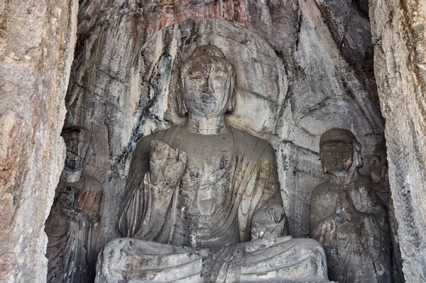 Longmengrottorna Longmengrottorna Med Statyer Buddha Och Hans Lärjungar Huggna Sten — Stockfoto