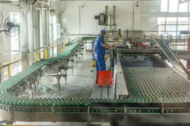 Qingdao / Çin - 6 Ağustos 2015: Tsingtao Bira Fabrikası, Qingdao, Shandong Eyaleti, Çin