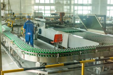 Qingdao / Çin - 6 Ağustos 2015: Tsingtao Bira Fabrikası, Qingdao, Shandong Eyaleti, Çin