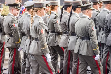 Belgrad / Sırbistan - 8 Eylül 2018: Sırp Ordusu 'nun en genç subaylarının terfisi - Sırbistan' ın başkenti Belgrad 'daki Harp Okulu öğrencilerinin mezuniyet töreni