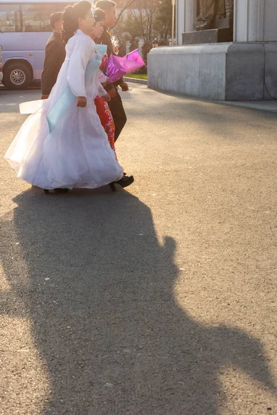 Пхеньян Днр Корея Ноября 2015 Года Северокорейская Свадебная Процессия Входит — стоковое фото