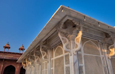 Agra, Uttar Pradesh / Hindistan - 5 Ekim 2019: Fatehpur Sikri 'de Salim Chishti' nin mezarı, Babür İmparatorluğu 'nun eski başkenti ve Hindistan' ın Agra kentindeki UNESCO Dünya Mirası