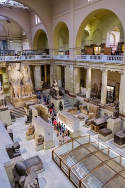Kahire / Mısır - 25 Mayıs 2019: Mısır Antik Müzesi (Mısır Müzesi) Mısır 'ın başkenti Kahire' de dünyanın en büyük antik Mısır eserleri koleksiyonuna ev sahipliği yapmaktadır.