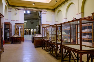 Kahire / Mısır - 25 Mayıs 2019: Mısır Antik Müzesi (Mısır Müzesi) Mısır 'ın başkenti Kahire' de dünyanın en büyük antik Mısır eserleri koleksiyonuna ev sahipliği yapmaktadır.