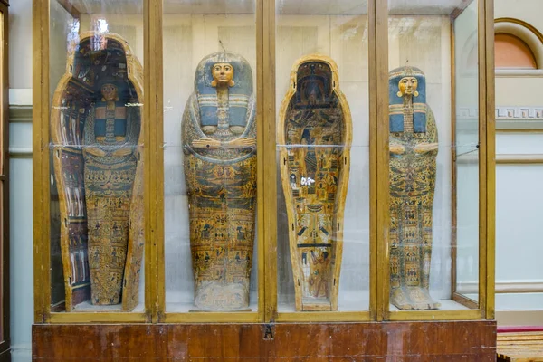 Kairo Ägypten Mai 2019 Altägyptische Sarkophage Und Mumiensärge Ägyptischen Altertumsmuseum — Stockfoto