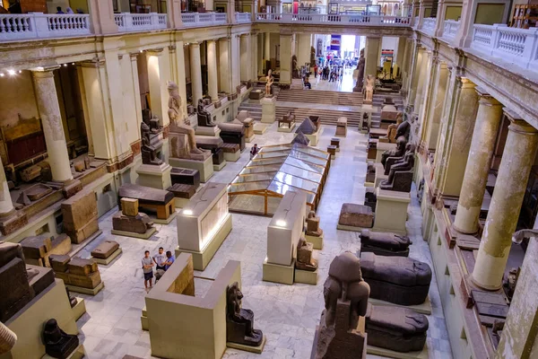 Kahire / Mısır - 25 Mayıs 2019: Mısır Antik Müzesi (Mısır Müzesi) Mısır 'ın başkenti Kahire' de dünyanın en büyük antik Mısır eserleri koleksiyonuna ev sahipliği yapmaktadır.