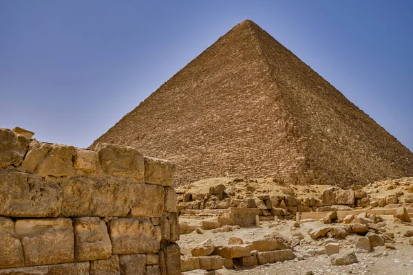 埃及开罗吉萨金字塔建筑群中的吉萨大金字塔 胡夫金字塔或奶酪金字塔 — 图库照片