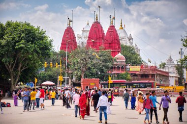Delhi / Hindistan - 19 Eylül 2019: Shri Digambar Jain Lal Mandir, Hindistan 'ın tarihi Chandni Chowk bölgesindeki en eski ve en tanınmış Jain tapınağı
