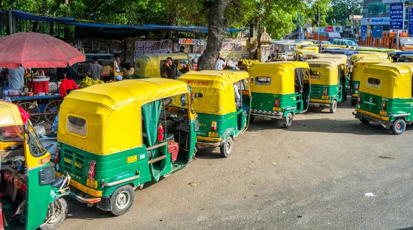 New Delhi India Wrzesień 2019 Tuk Tuks Ulicach New Delhi — Zdjęcie stockowe