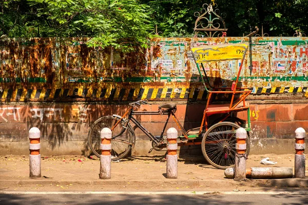 New Delhi India Września 2019 Stare Noszone Riksze Rowerowe Ulice — Zdjęcie stockowe