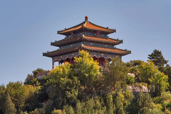 中国北京市の景山公園展望台の万春亭 — ストック写真