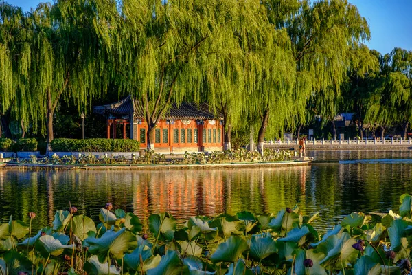 Shichahai Área Histórica Lago Cênico Centro Pequim China Com Templos — Fotografia de Stock