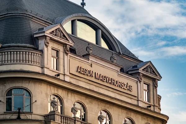 Budapeşte / Macaristan - 20 Ekim 2018: Macaristan 'ın Budapeşte kentindeki Macaristan genel sigorta şirketi Aegon Magyarorszag' ın tarihi binası