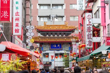 Kobe / Japonya - 17 Şubat 2018: Kobe, Hyogo, Japonya 'da Çin Mahallesi' nde Yeni Yıl Kutlaması