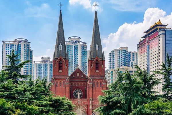 St. Ignatius Katedrali Xujiahui Katedrali, Şangay, Çin 'in Xujiahui bölgesindeki Roma Katolik Kilisesi, Şangay' daki en ünlü katedral ve Şangay Piskoposu 'nun yeri.
