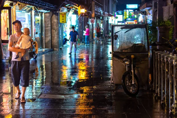 Beijing China July 2016 Narrow Hutong Street Nanluoguxiang Old Part — Stock Photo, Image