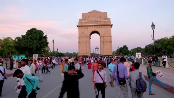 Delhi India Septiembre 2019 Personas Que Visitan Monumento Guerra Puerta — Vídeo de stock