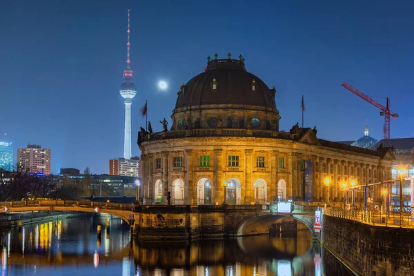 Βερολίνο Γερμανία Φεβρουαρίου 2017 Νυχτερινή Θέα Του Μουσείου Bode Στο — Φωτογραφία Αρχείου