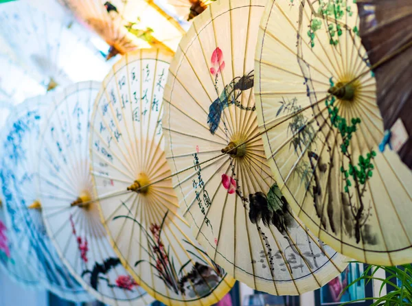 Peking Kína Július 2016 Díszített Kínai Olajpapír Esernyők Kijelzőn — Stock Fotó