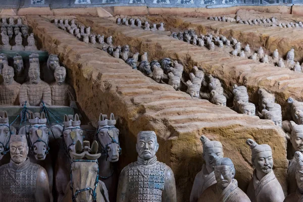 Xian China August 2015 Terracotta Army Excavated Terracotta Sculptures Depicting — Stock Photo, Image