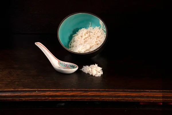 Koyu arkaplanda Asya temel gıdası