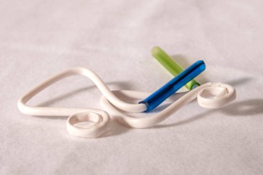 Tükürük emici diş hekimliğini kapat