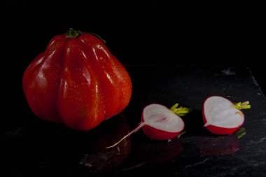 Turplu taze domates.