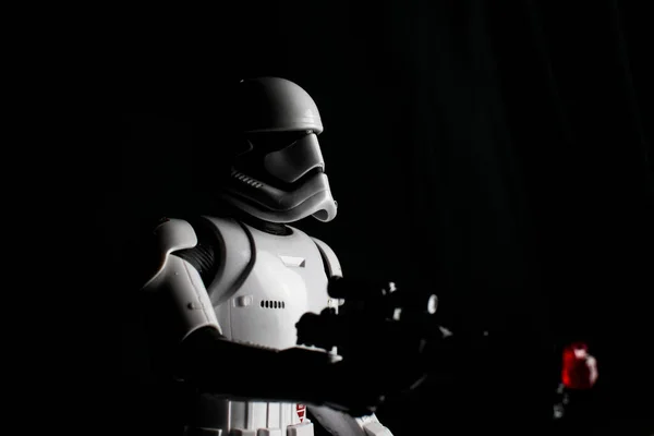 Londres, Reino Unido - 29 de abril de 2020 - Foto en blanco y negro de un soldado de Star Wars —  Fotos de Stock