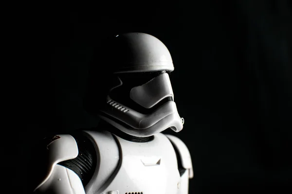 Londra İngiltere - 29 Nisan 2020 - Star Wars 'dan bir fırtına askerinin siyah beyaz fotoğrafı