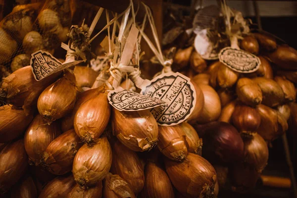 İngiltere 'de bir çiftlik gösterisinde sergilenen arpacık soğanları. Fransa 'da üretildi ve büyüdü Produit de France