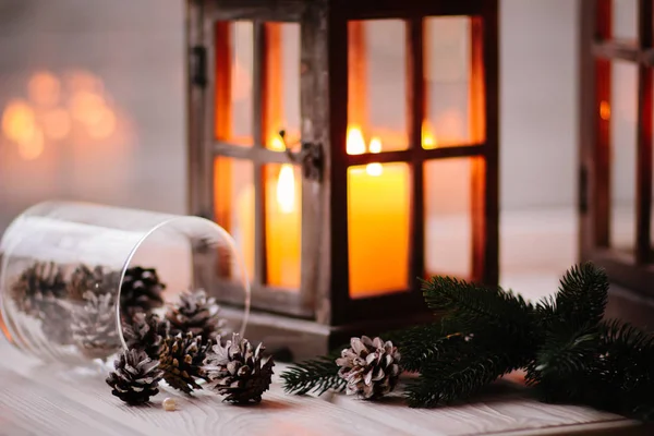 Linterna de Navidad con velas — Foto de Stock