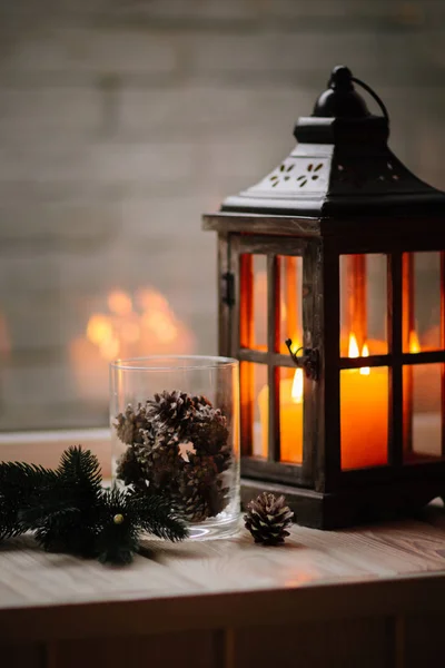 Linterna de Navidad con velas — Foto de Stock