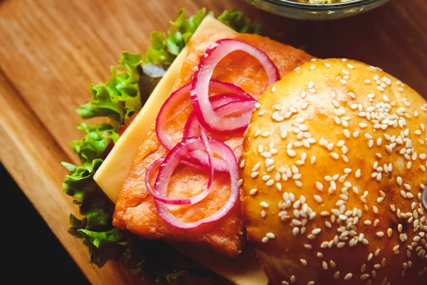 Pescado Hamburguesa con salmón —  Fotos de Stock