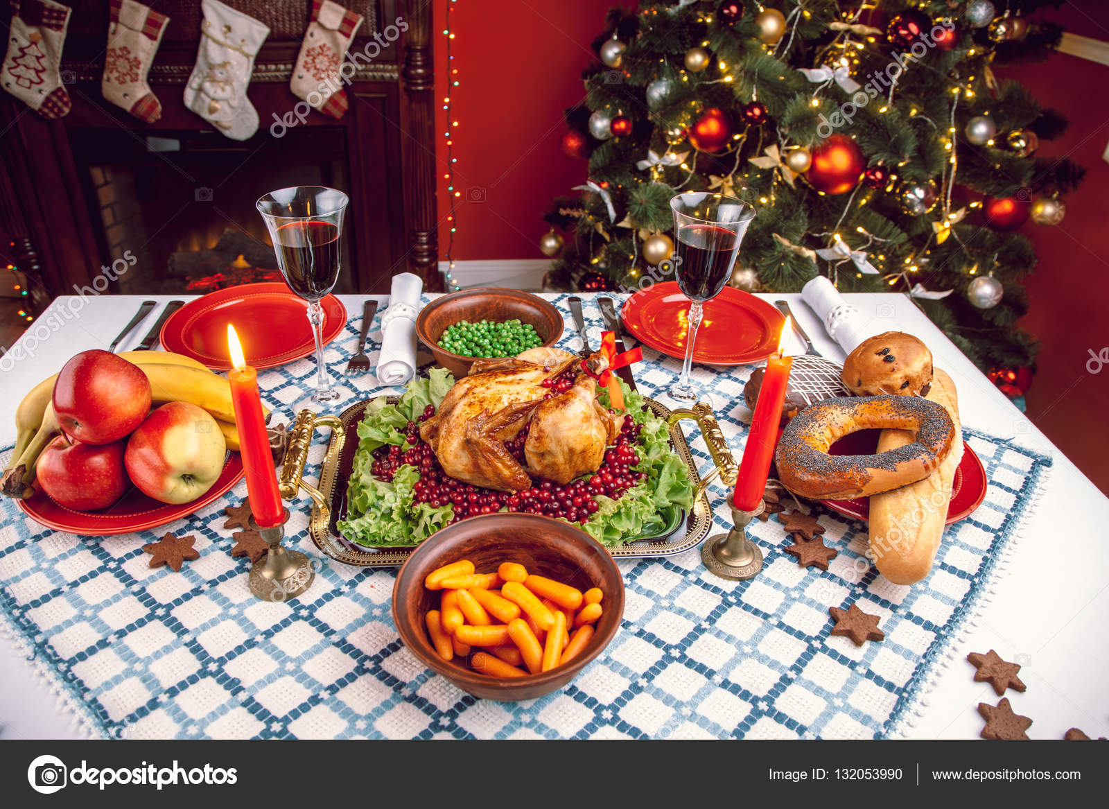 Weihnachtsessen bei Kerzenschein - Stockfotografie: lizenzfreie Fotos 