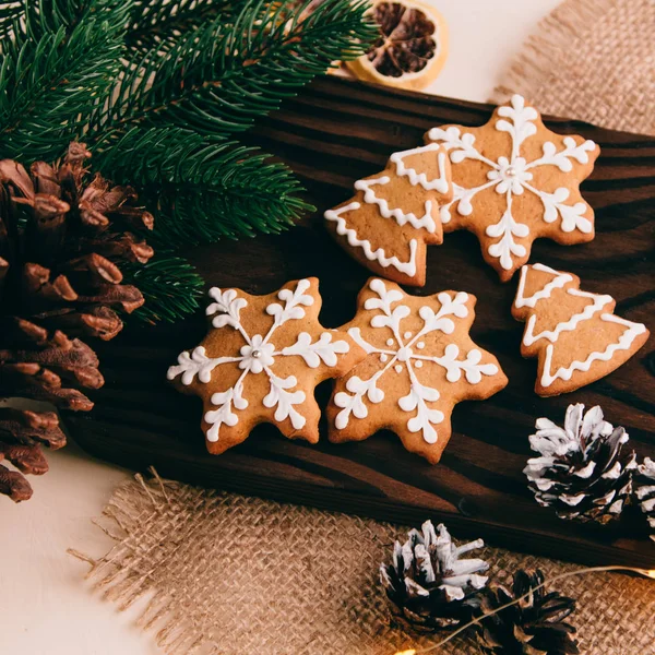 Kerst achtergrond met koekjes — Stockfoto