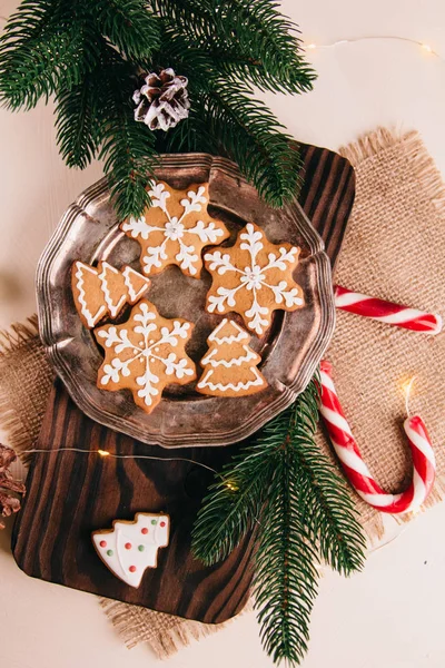 Weihnachtlicher Hintergrund mit Plätzchen — Stockfoto