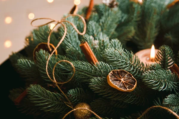 Fondo de Navidad con vela encendida — Foto de Stock