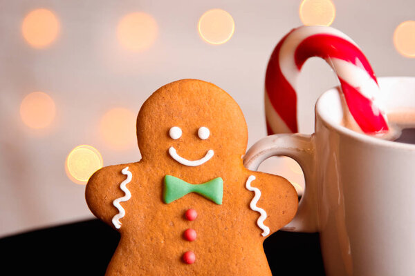 Пряничный человечек с конфетами
 