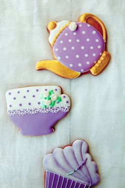 Komik ve güzel zencefilli bisküvi dantel modelleri ile. Sevgililer günü için bir hediye fikri