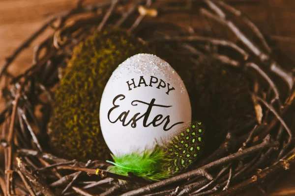 Mooie Pasen achtergrond met eieren — Stockfoto