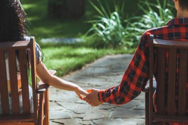 Romantik bir tarih boyunca güzel genç Çift