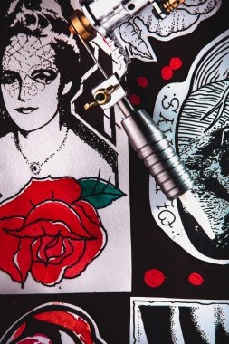 Güzel tasarımları dövme ve indüksiyon dövme makinesi için renkli.